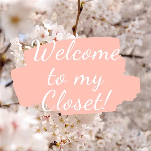 🥳 MEET AMY C 🥳 POSH AMBASSADOR - Picture 5 of 16